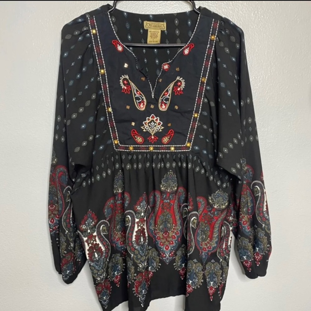 BOHO -   ART& SOUL PEASANT EMBROIDERED TUNIC TOP